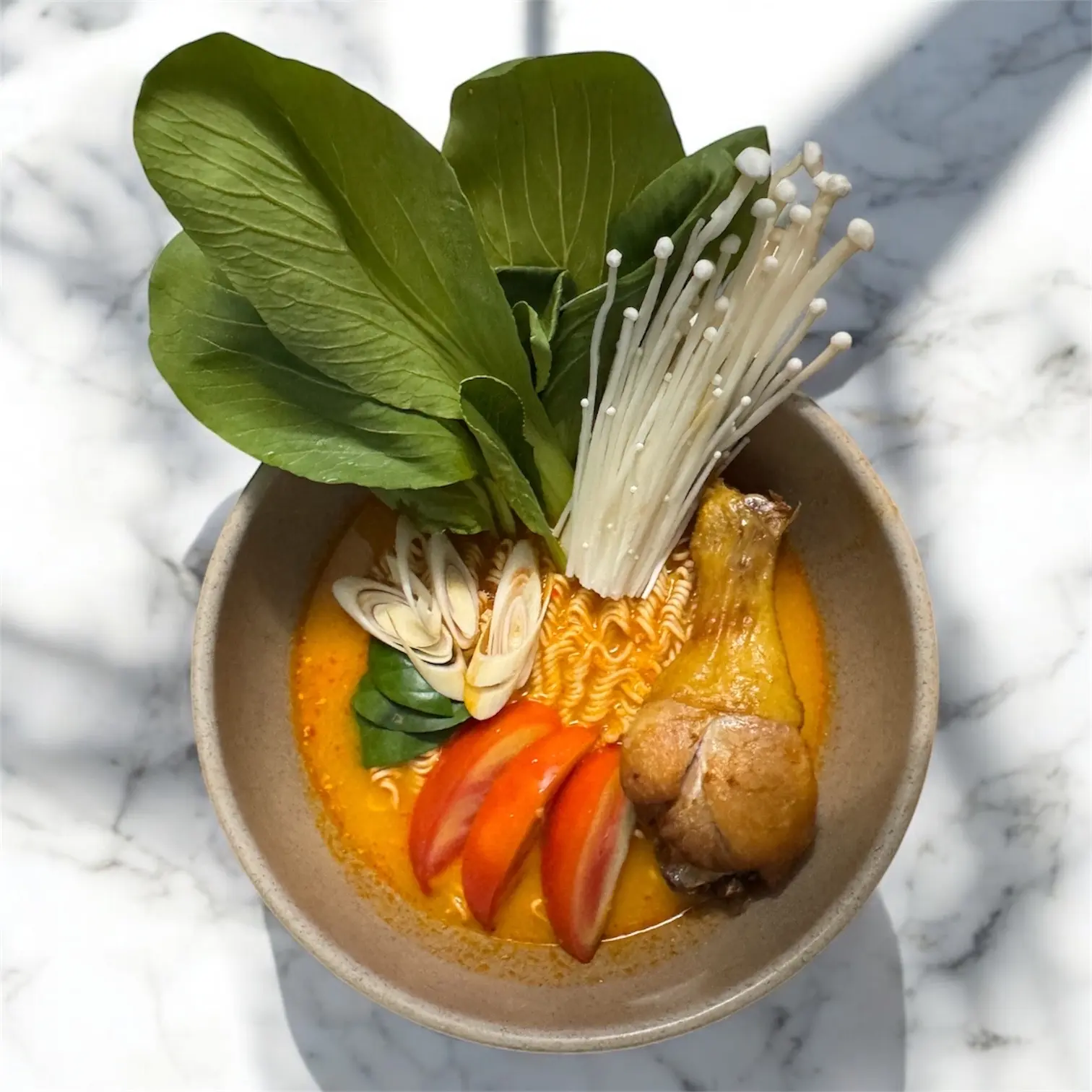 Hình ảnh Mì Gà Tomyum Chua Cay – Càng ăn càng mê!