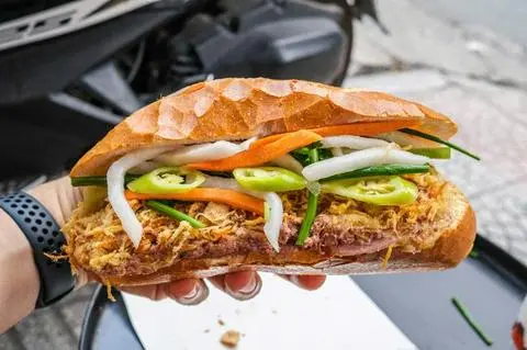 Hình ảnh Bánh Mì Hoa Huynh nhiều nhân - Best Seller