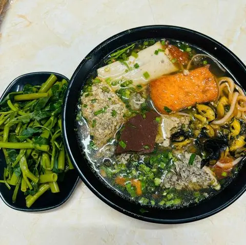 Hình ảnh Canh bún ốc chả