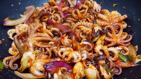 Hình ảnh Bạch Tuộc Cháy Tỏi - Nhỏ 
