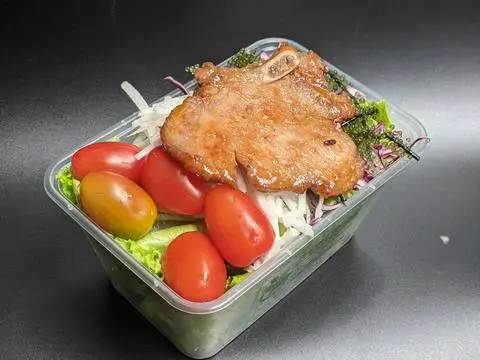 Hình ảnh Salad Cốt Lết Sốt Ngũ Vị