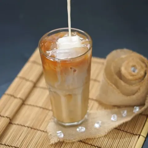 Hình ảnh Trà sữa uyên ương