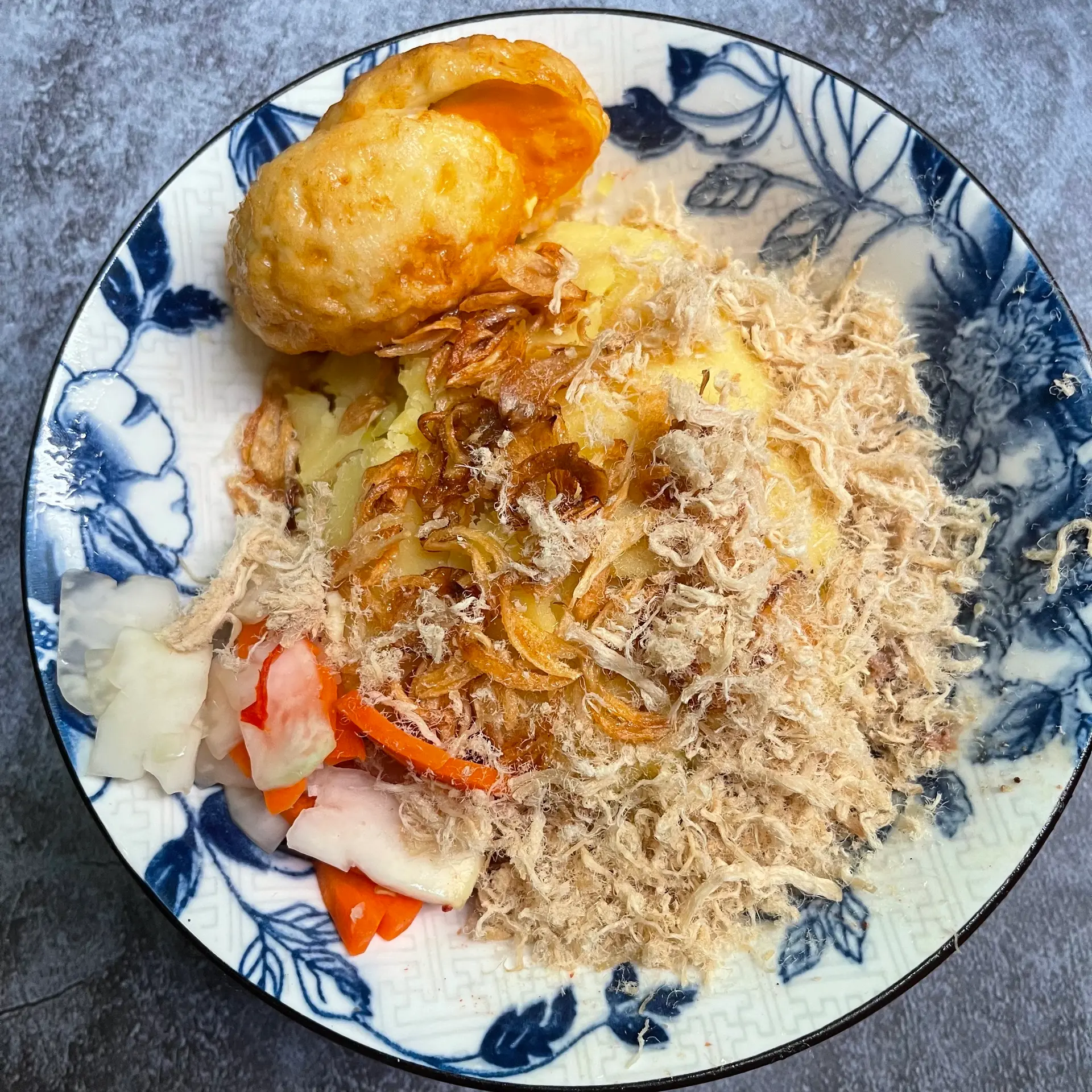Hình ảnh Xôi xéo Trứng kho + Ruốc (chà bông)