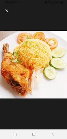Hình ảnh cơm gà xối mỡ góc tư lớn