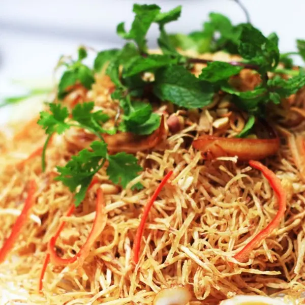Hình ảnh GỎI KHOAI MÔN KHÔ MỰC