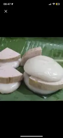 Hình ảnh Bánh dày kẹp chả lụa