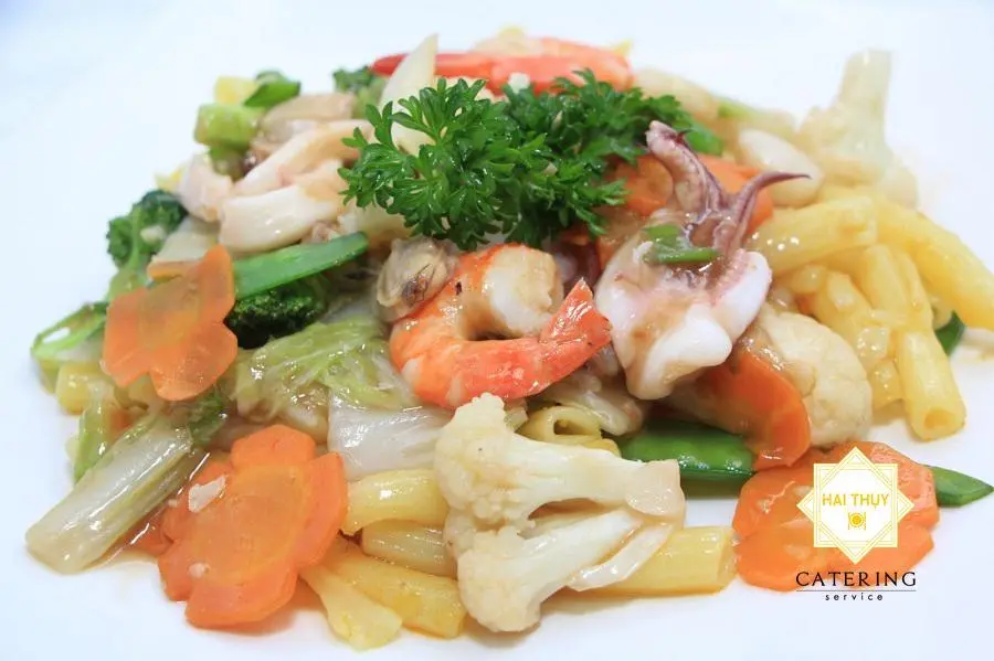 Hình ảnh Nui xào hải sản  - trà tắc