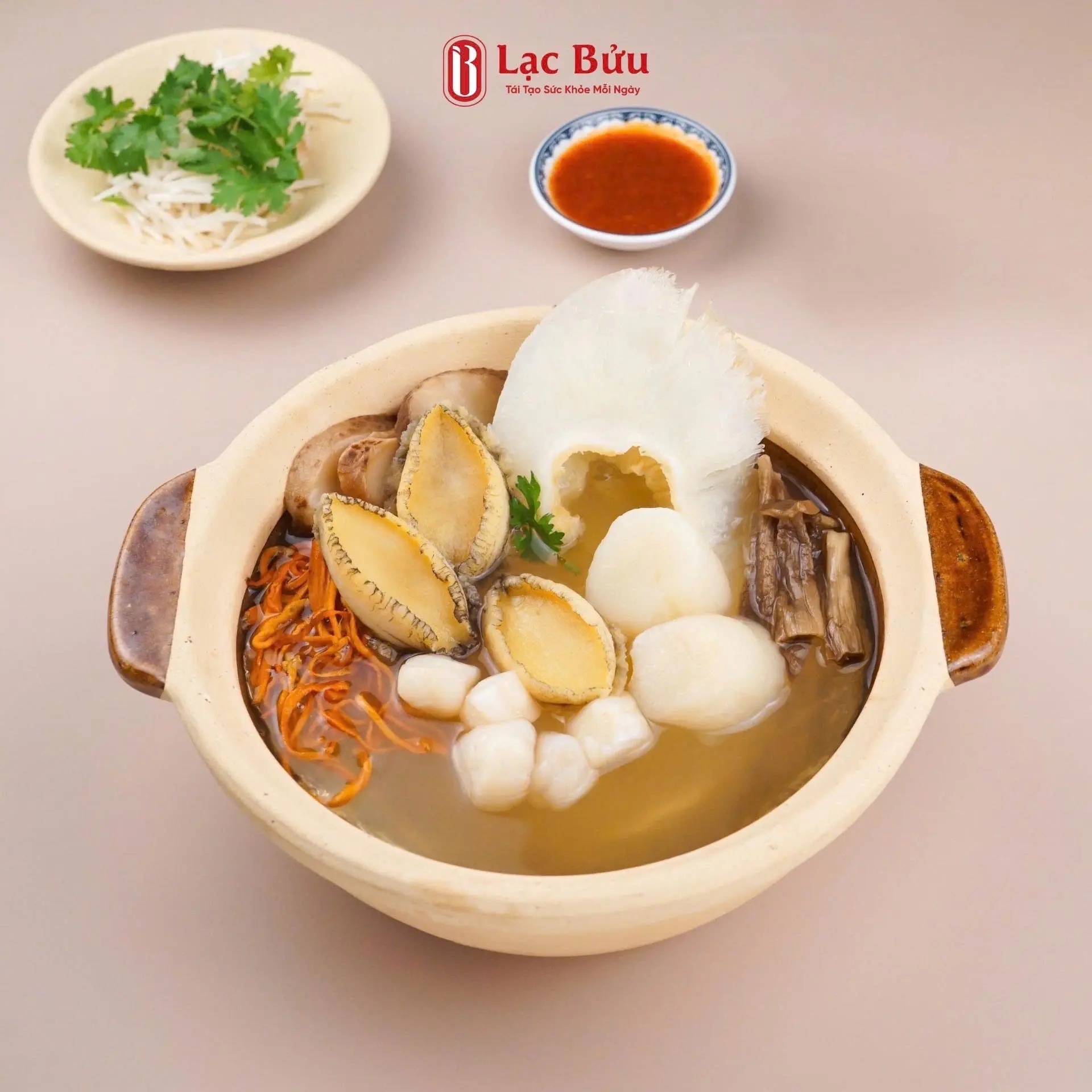 Hình ảnh Súp Bào Ngư Vi Cá Sò Điệp (thố đất)
