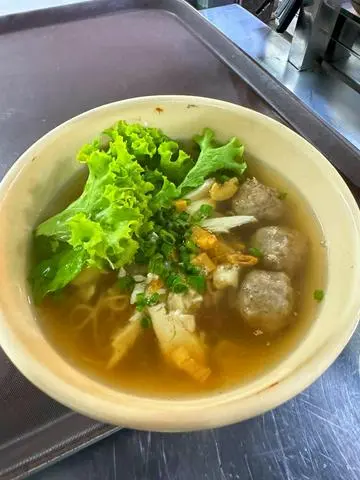 Hình ảnh Gà xé + Bò viên