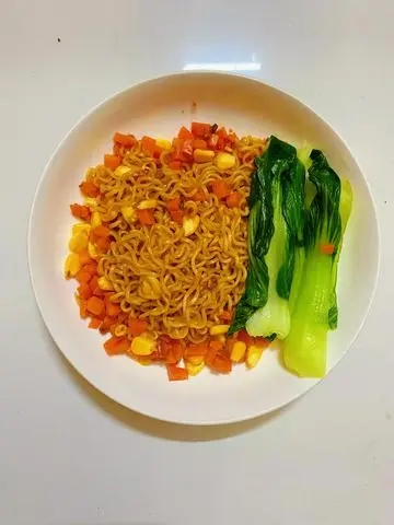 Hình ảnh Mì Trộn Rau