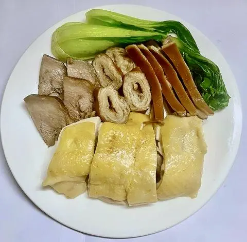 Hình ảnh Gà + phá lấu thêm