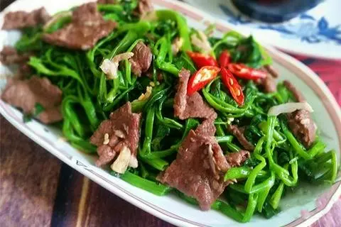 Hình ảnh Cơm bò xào rau muống