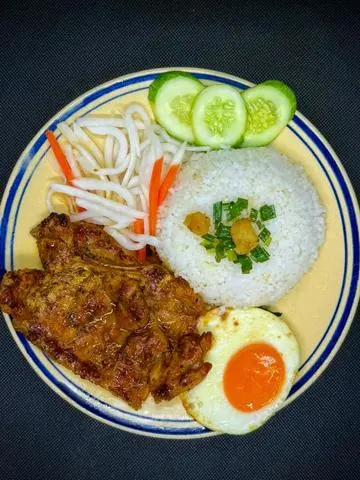 Hình ảnh Cơm tấm sườn trứng