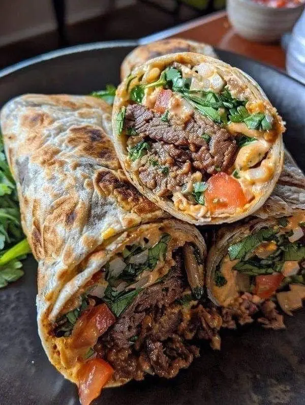 Hình ảnh  Bánh Cuộn Cơ Bắp 
