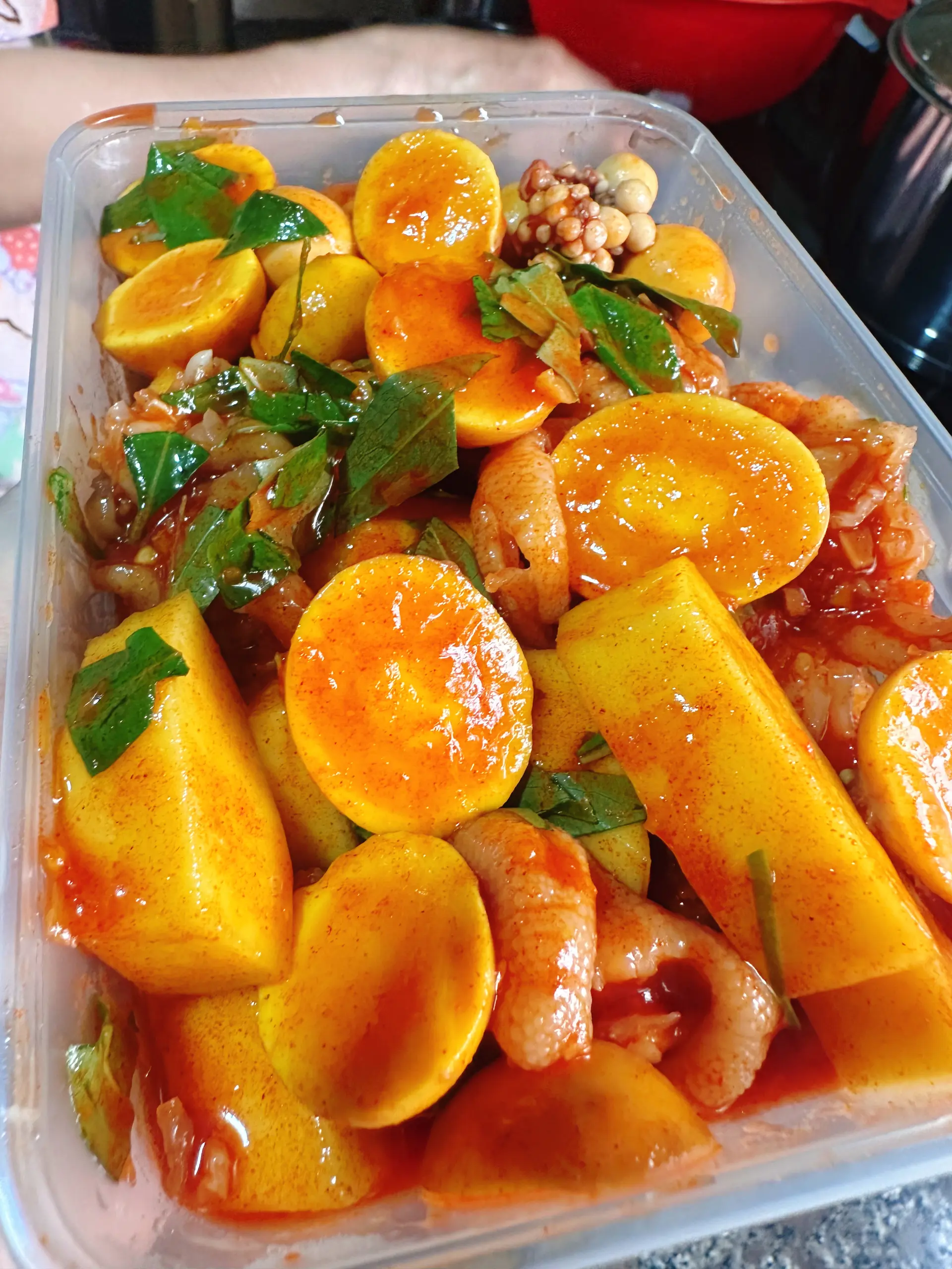 Hình ảnh Chân gà Mix Trứng Non Sốt Thái