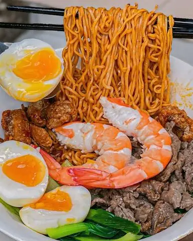 Hình ảnh MÌ TRỘN SATẾ +TÓP MỠ + TRỨNG LÒNG ĐÀO+TÔM+RAU NGON+CẤP ĐỘ 1–2–3