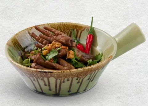 Hình ảnh Chân Gà Tiềm Nấm Đông Cô