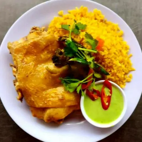 Hình ảnh Cơm Gà Luộc Nhỏ