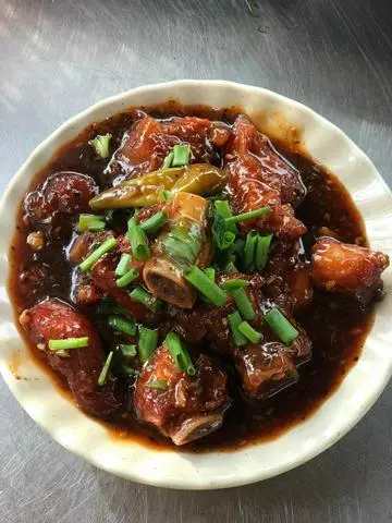 Hình ảnh Sườn non xào chua ngọt thêm