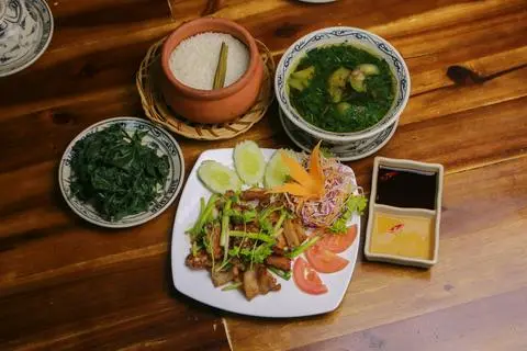 Hình ảnh Set 6 thịt rang cháy cạnh