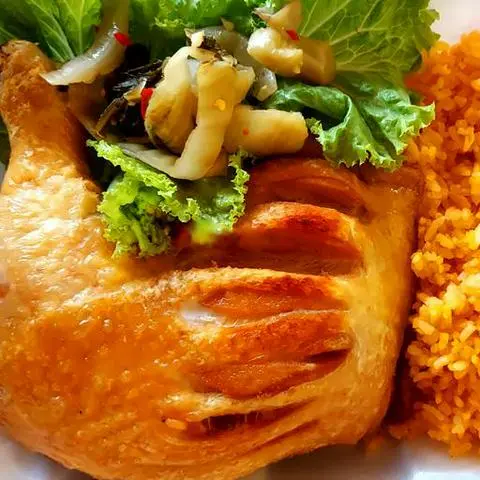 Hình ảnh Cơm Gà Xối Mỡ - Gốc Tư Bự