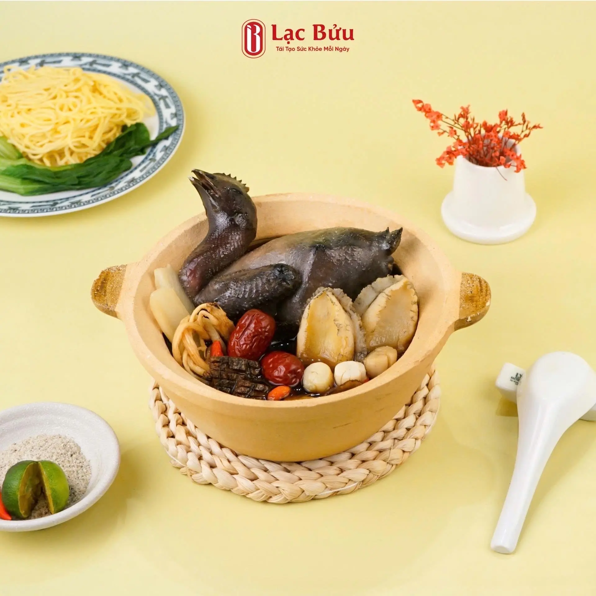 Hình ảnh Gà Ác Bào Ngư Tiềm Thuốc Bắc (thố đất)