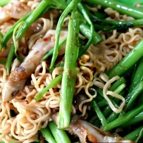 Hình ảnh Móng tay xào mì