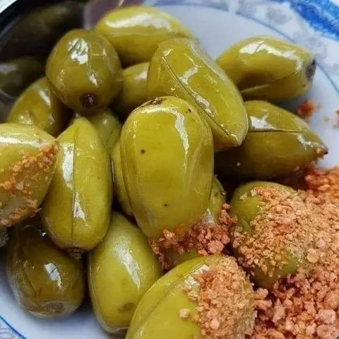 Hình ảnh Cà Na Ngào Đường Kèm Muối Tôm 500g