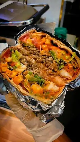 Hình ảnh Tacos thịt gà giòn size lớn