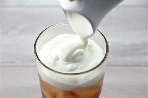 Hình ảnh Trà sữa kem phomai trân châu đen - 700ml