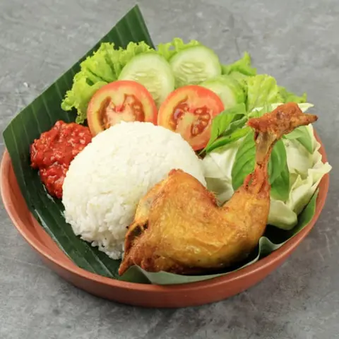 Hình ảnh Cơm gà (CƠM TRẮNG + ĐÙI GÀ CHIÊN)