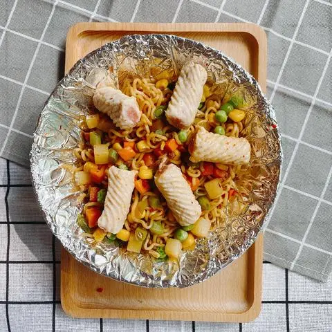 Hình ảnh Mì trộn mực xoắn
