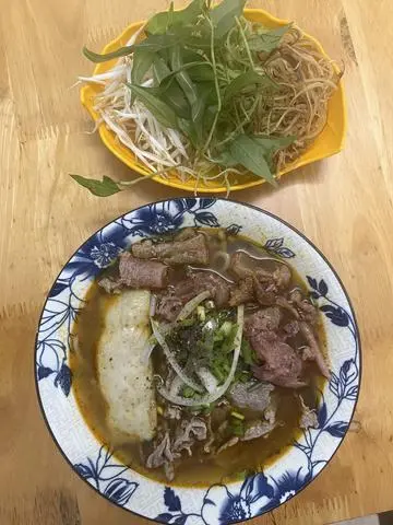 Hình ảnh Bún bò tô thập cẩm