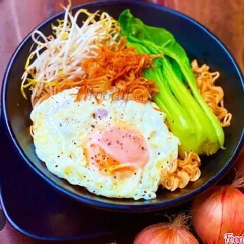 Hình ảnh Mì Trộn Tóp Mỡ Trứng