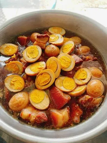 Hình ảnh Thịt Kho Trứng 
