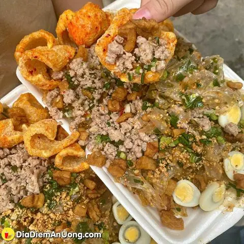 Hình ảnh Bánh tráng trộn tóp mỡ thịt bầm 