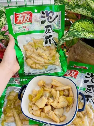 Hình ảnh Chân Gà Yuyu Ớt Xanh-180G