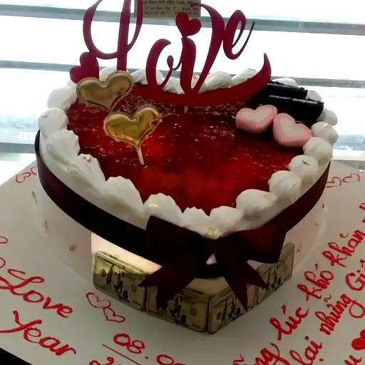 Hình ảnh Bánh Kem Trái Tim Size 20cm