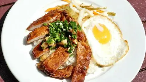 Hình ảnh Cơm Tấm Sườn Bì Ốp La + Xíu Mại Thêm