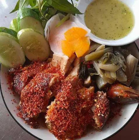 Hình ảnh Gà nướng muối ớt 1/2 con