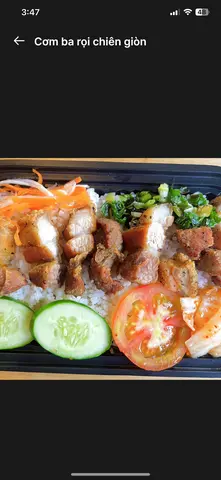 Hình ảnh Cơm ba rọi chiên giòn