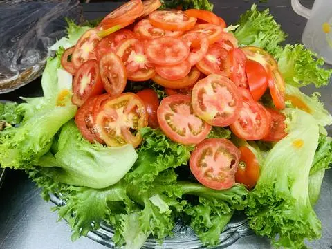 Hình ảnh salad trộn sốt đặt biệt 