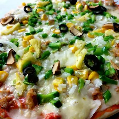 Hình ảnh Pizza gà - xúc xích (23)