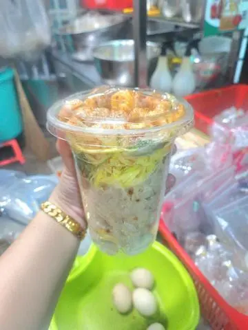 Hình ảnh Bánh tráng trộn bơ xoài da heo