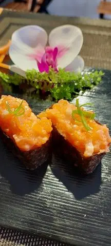 Hình ảnh Gunkan Cá Hồi( 2 viên)
