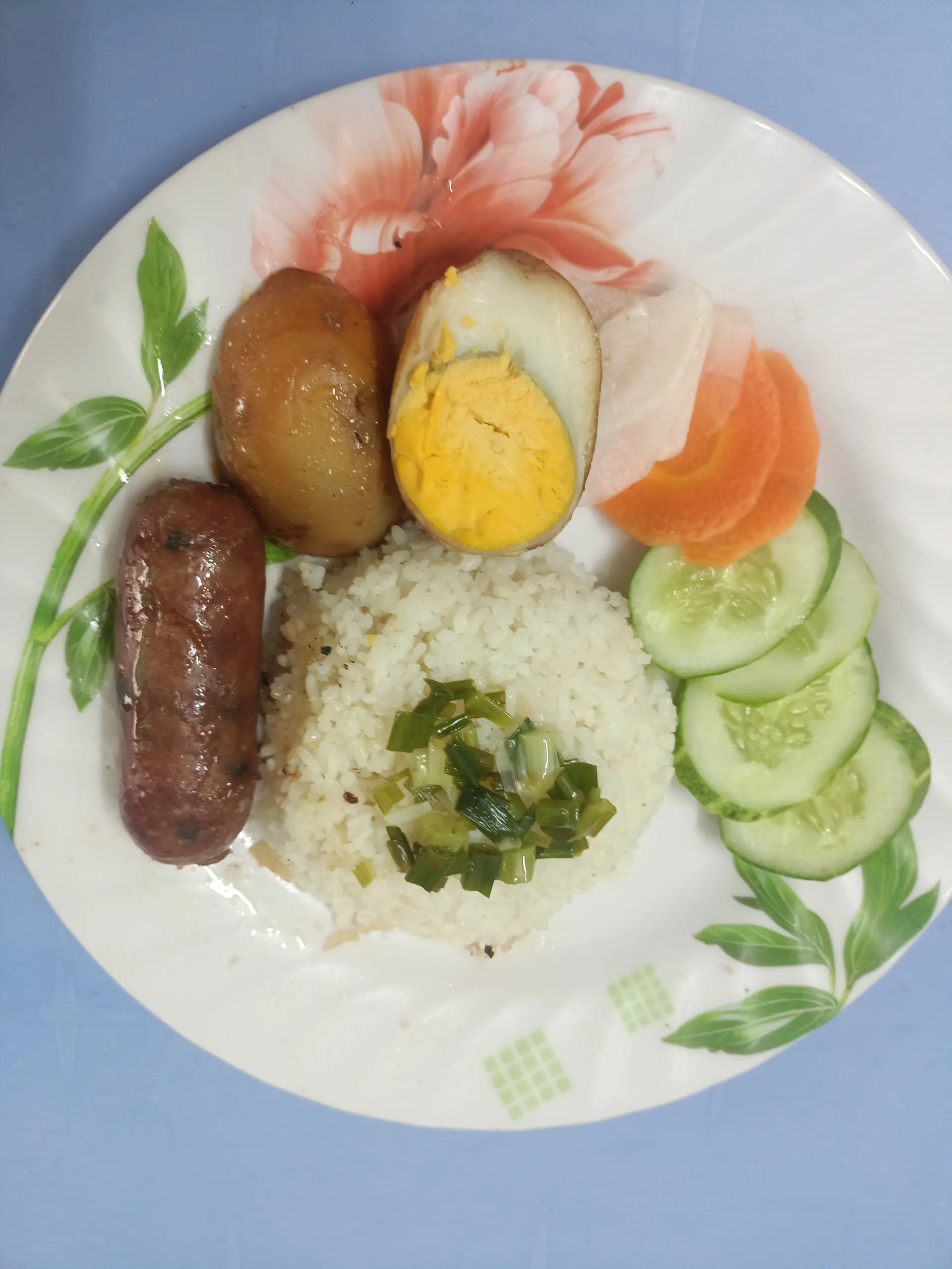 Hình ảnh cơm tấm trứng kho - lạp xưởng 