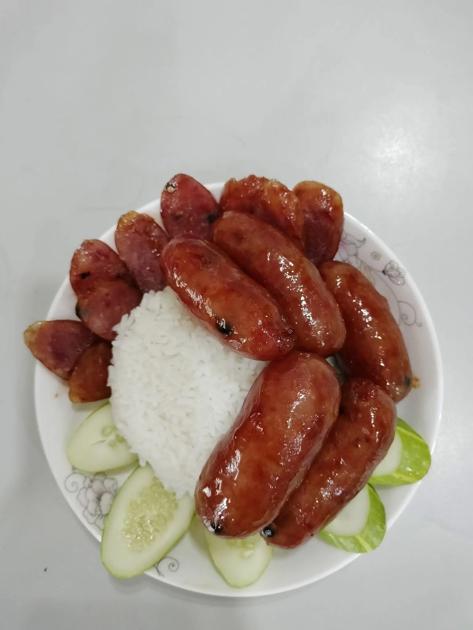 Hình ảnh cơm sườn Lạp xưởng 