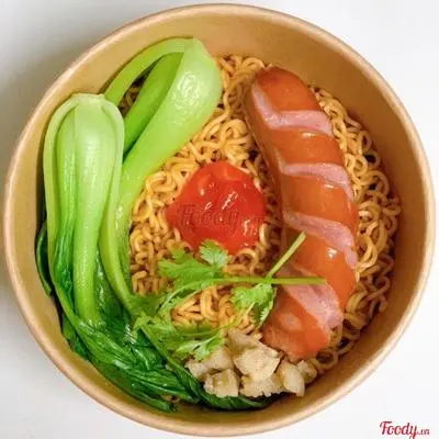 Hình ảnh Mì Trộn Xúc Xích Chiên + Tóp Mỡ Chiên Giòn