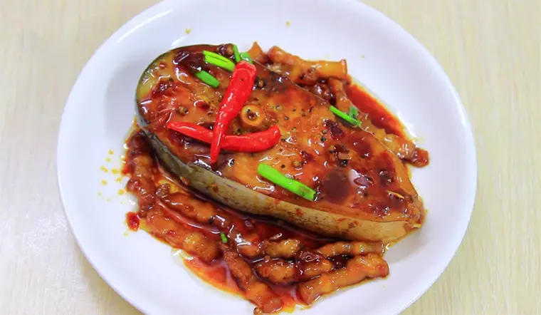 Hình ảnh Cơm cá basa kho