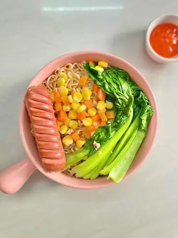 Hình ảnh Mì xúc xích